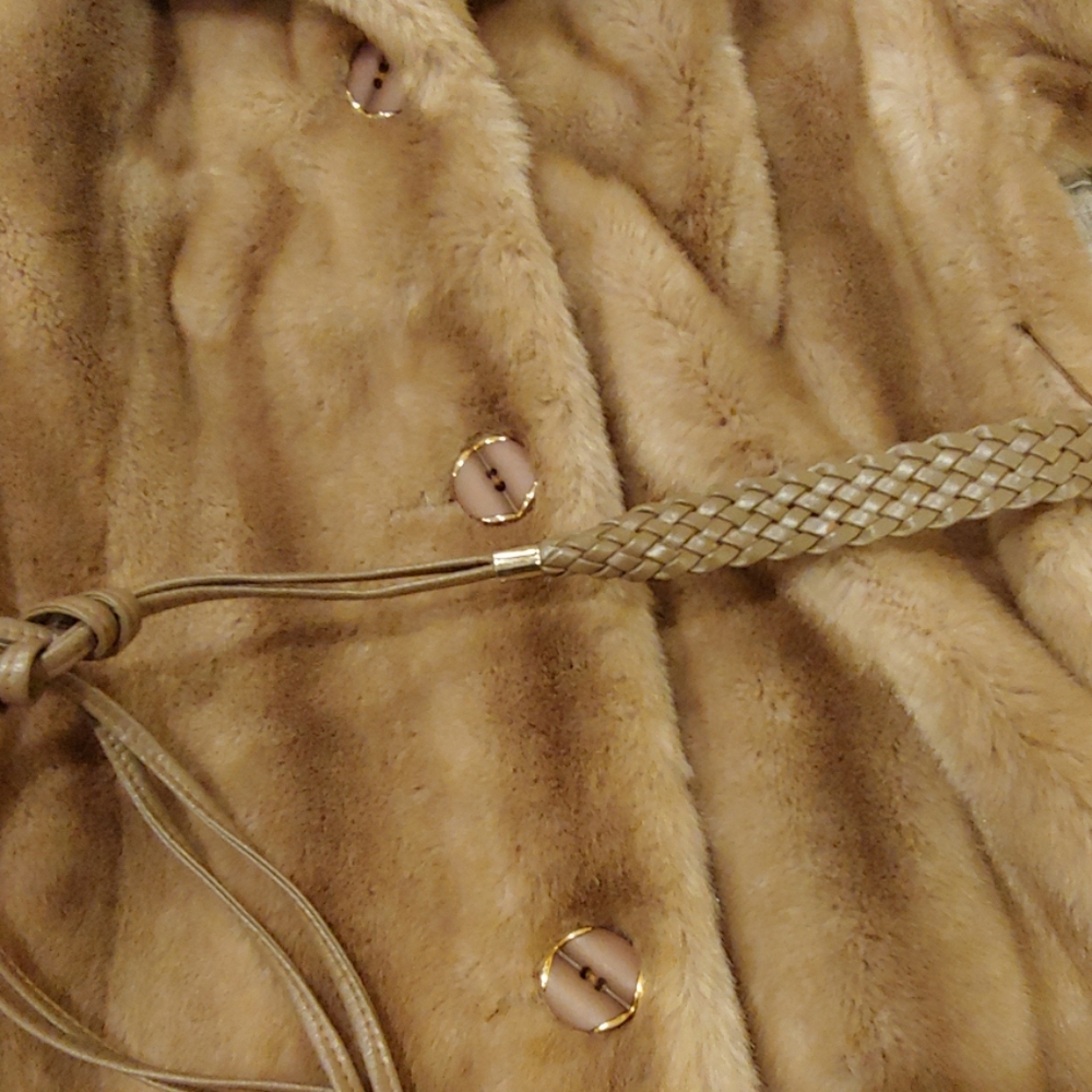 🍁H.P.🍂Faux Vintage Tissavel of France  Fur - Picture 6 of 6